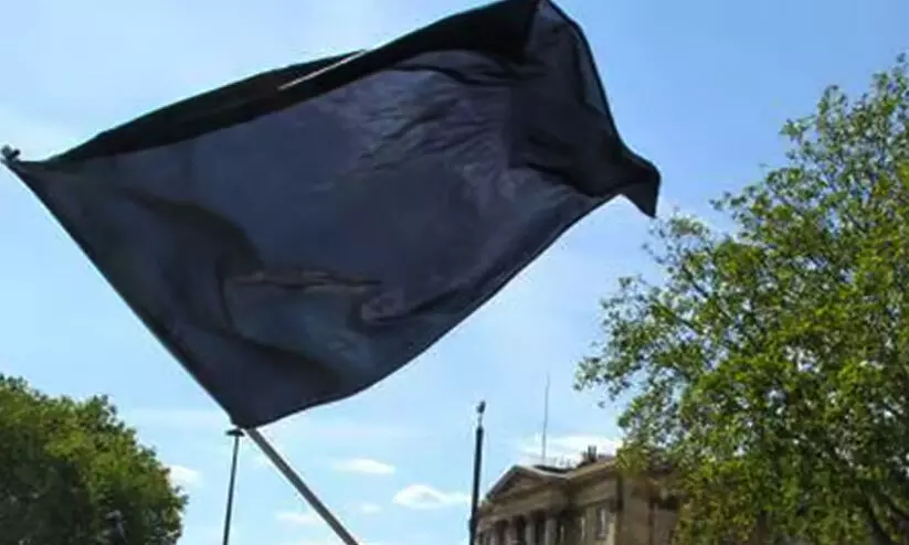 കരി​ങ്കൊടി പ്രതിഷേധം നിയമവിരുദ്ധമോ അപകീർത്തിപ്പെടുത്തലോ അല്ല -ഹൈകോടതി