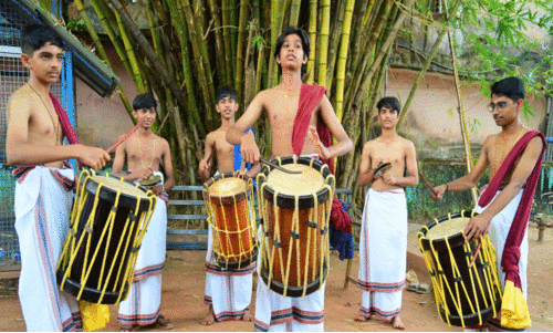 താ​യ​മ്പ​ക​യി​ൽ ച​രി​ത്ര​ത്തി​ന്റെ താ​ള​പ്പെ​രു​ക്കം