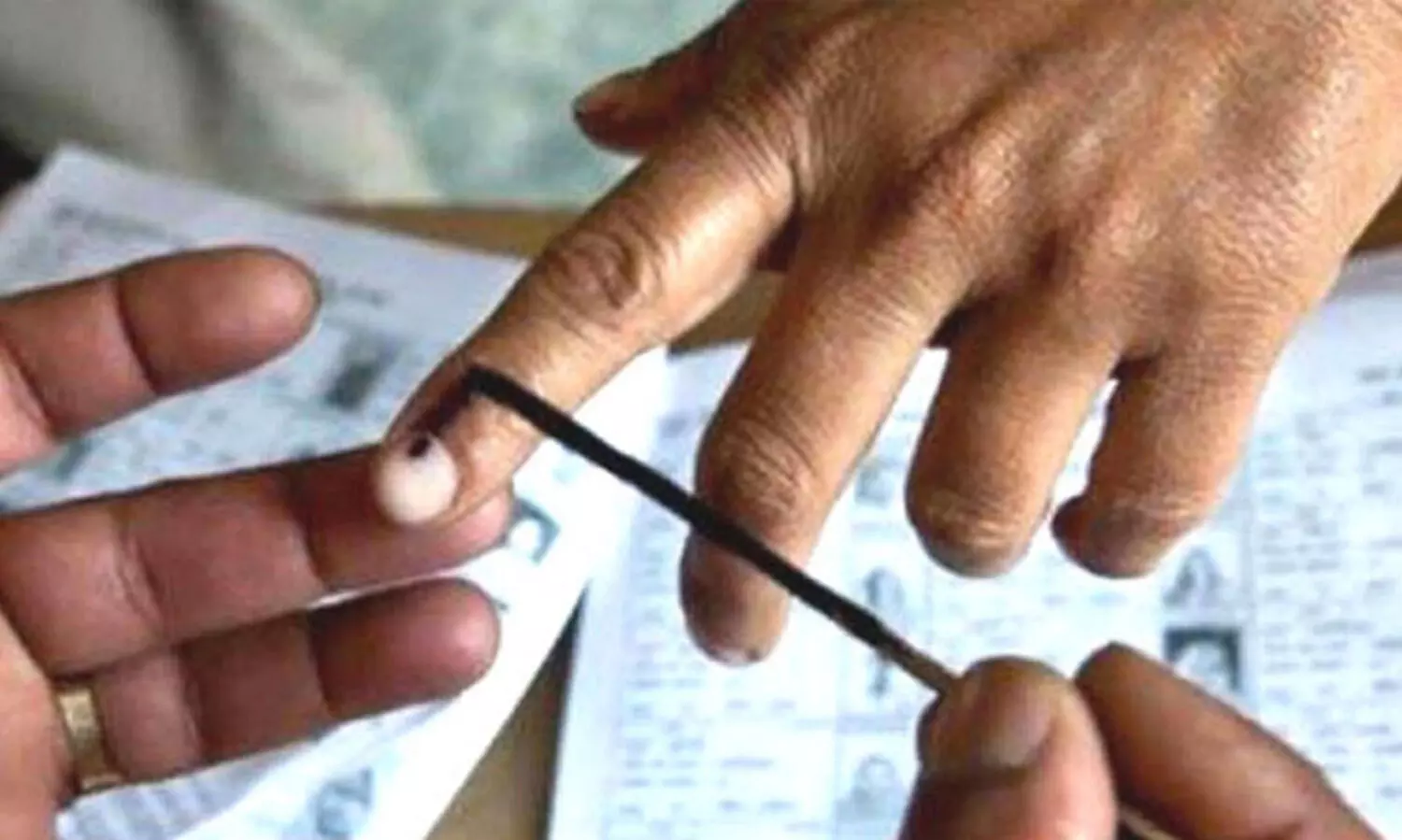 തദ്ദേശസ്ഥാപന ഉപതെരഞ്ഞെടുപ്പ്: മഷി പുരട്ടുന്നത് വോട്ടറുടെ ഇടതു നടുവിരലിൽ