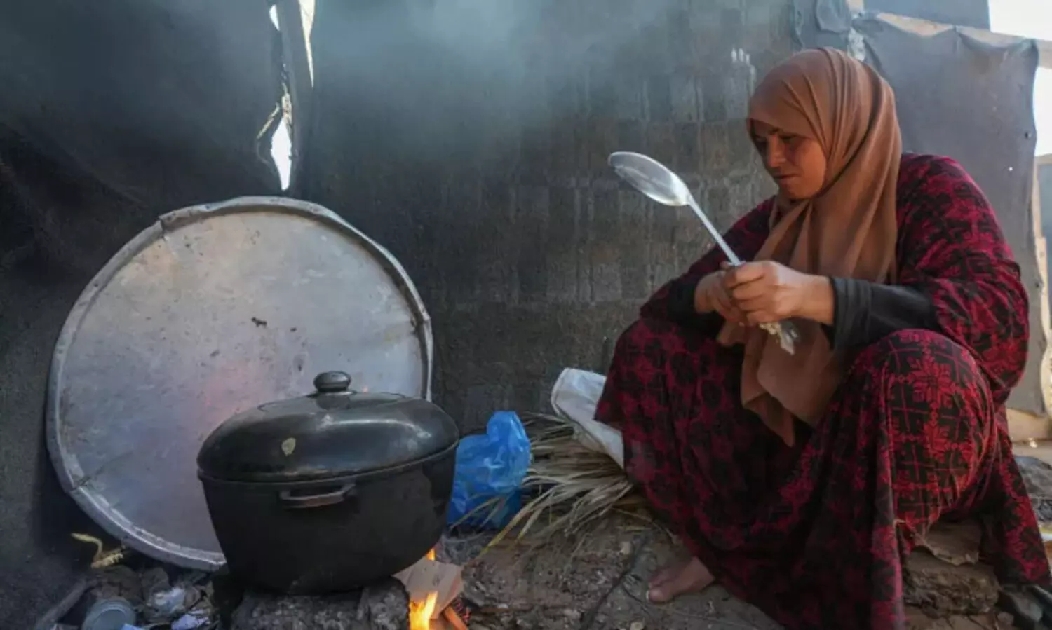 ‘ഞങ്ങൾ ഒന്നും കഴിക്കാതെയാണ് ഉറങ്ങാൻ കിടക്കുന്നത്’;  പട്ടിണിയുടെ നിലയില്ലാക്കയത്തിൽ ഗസ്സ
