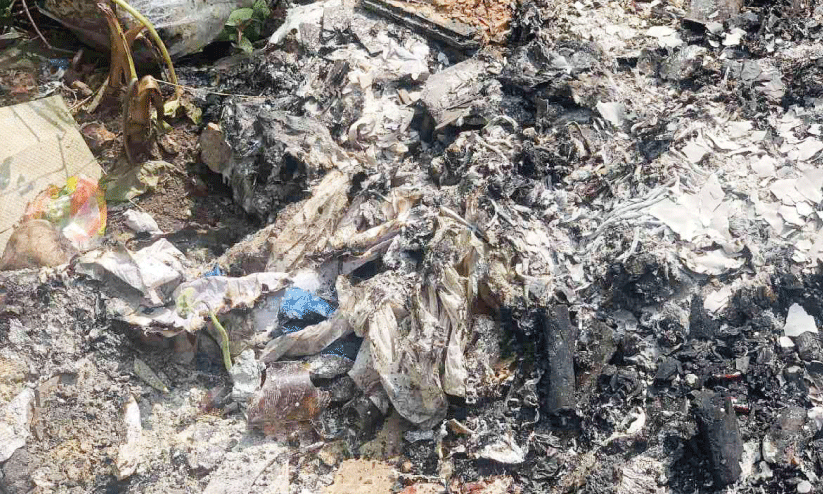 മാ​ലി​ന്യ സം​സ്ക​ര​ണം; 15,000 രൂ​പ പി​ഴ ചു​മ​ത്തി