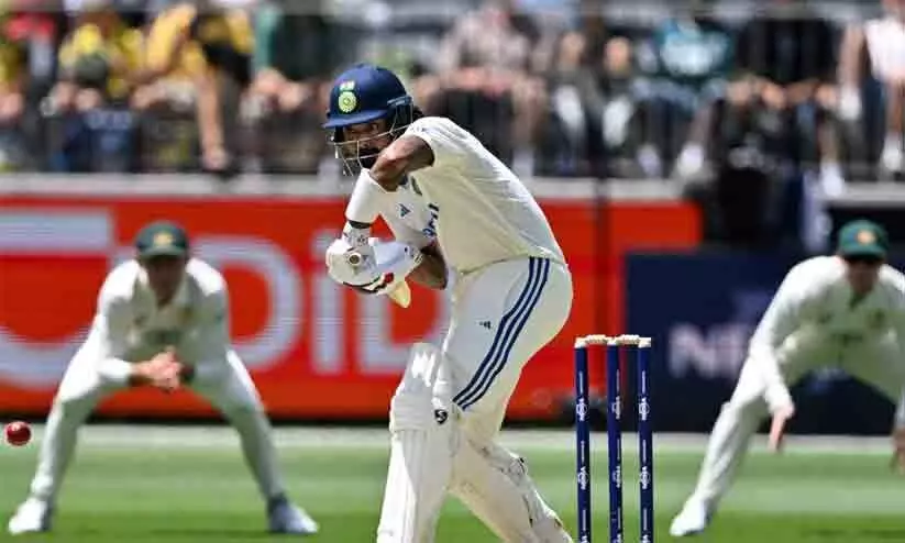 എങ്ങനെയോ ടച്ചിലെത്തിയപ്പോൾ രാഹുലിന് തേർഡ് അമ്പയർ വക പണി! ആസ്ട്രേലിയൻ ക്രിക്കറ്റിന് നേരെ വിമർശനം