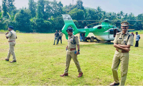 ആ​റ​ളം കൊ​ട്ടി​യൂ​ർ വ​ന​മേ​ഖ​ല​ക​ളി​ൽ ഹെ​ലി​കോ​പ്ടർ നി​രീ​ക്ഷ​ണം