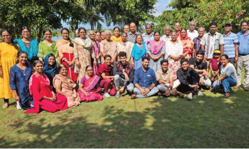 വിജ്ഞാനദാഹികളായ അമ്മൂമ്മമാർക്കും അപ്പൂപ്പന്മാർക്കുമായി എറണാകുളം തേവര എസ്.എച്ച് കോളജിൽ ഒരു ക്ലബുണ്ട്