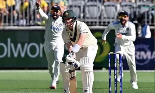 ഈ കളി കൈവിടാൻ ഇന്ത്യക്ക് മനസ്സില്ല; ആദ്യദിനം വീണത് 17 വിക്കറ്റ്, പെർത്തിൽ കളംവാണ് പേസർമാർ