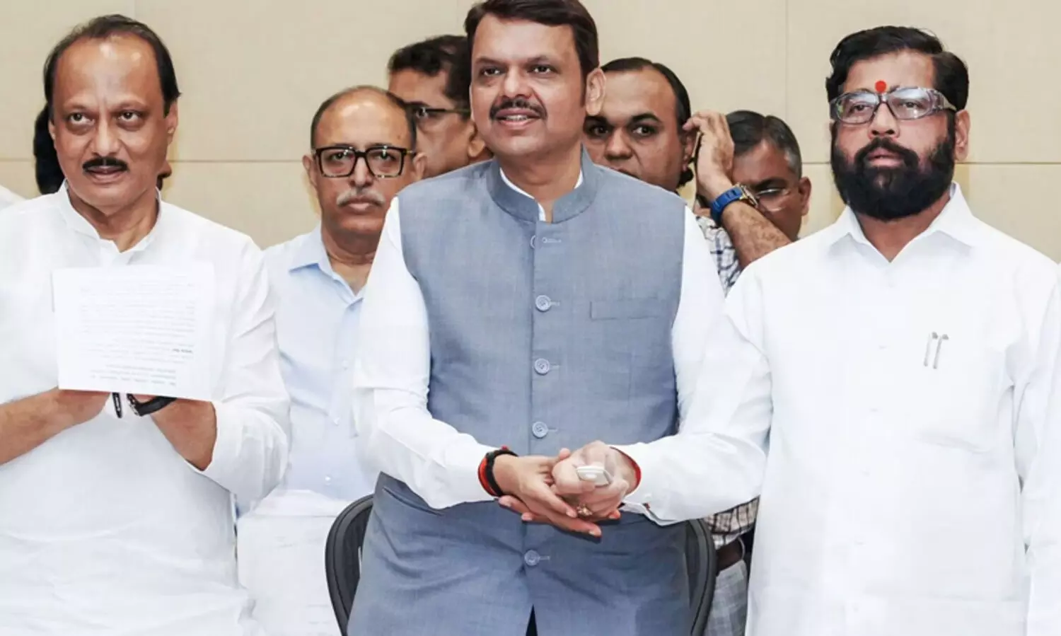 മഹായുതിയിൽ ചർച്ച തുടങ്ങി, പുതിയ സർക്കാർ ചൊവ്വാഴ്ചയോടെ ; മുഖ്യമന്ത്രിയെ ബി.ജെ.പി കേന്ദ്രനേതൃത്വം തീരുമാനിക്കും