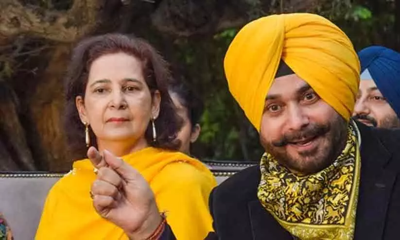 Congress leader Navjot Singh Sidhu with his wife Navjot Kaur Sidhu Congress leader Navjot Singh Sidhu with his wife Navjot Kaur Sidhu