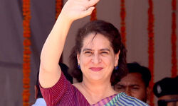 വയനാടിന്‍റെ പ്രിയങ്കരിക്ക് മൂന്ന് ലക്ഷം ലീഡ്