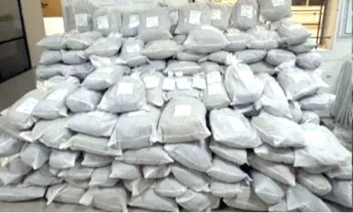 ബം​ഗ​ളൂ​രു​വി​ൽ ര​ണ്ടി​ട​ങ്ങ​ളി​ൽ നി​ന്നാ​യി ആ​റു​കോ​ടി​യു​ടെ മ​യ​ക്കു​മ​രു​ന്ന് പി​ടി​കൂടി