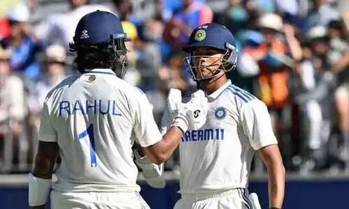 കംഗാരുക്കൾക്ക് രക്ഷയില്ല! പിടിച്ചുകെട്ടി രാഹുലും ജയ്സ്വാളും; രണ്ടാം ദിനം വമ്പൻ ലീഡ്