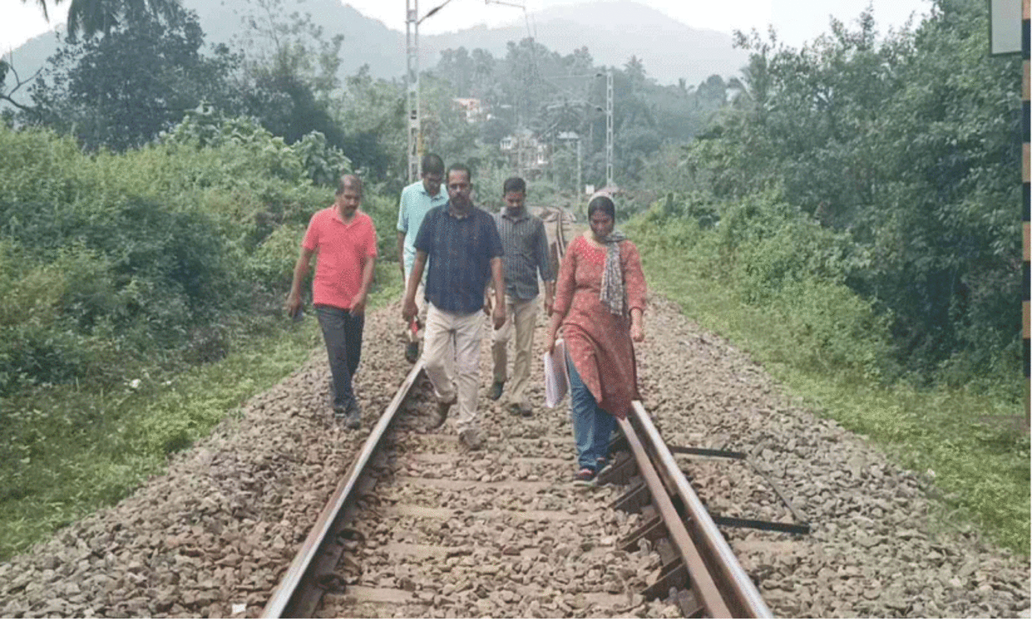 റെയിൽവേ ഭൂമി തിട്ടപ്പെടുത്തൽ: സംയുക്ത പരിശോധന ആരംഭിച്ചു