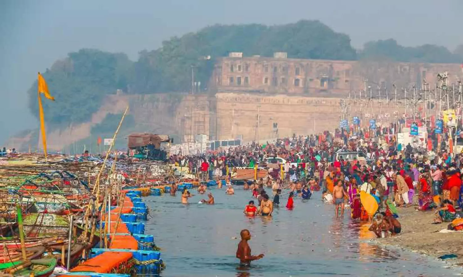 സസ്യാഹാരവും മദ്യവർജ്ജനവും മാന്യമായ പെരുമാറ്റവും;   മഹാ കുംഭമേള സുഗമമാക്കാൻ യു.പി പൊലീസിന് പ്രത്യേക പരിശീലനം