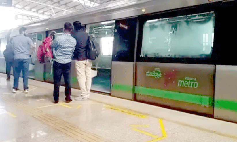 ചൈ​ന നി​ർ​മി​ത ട്രെ​യി​നു​ക​ൾ എ​ത്തി​യി​ല്ല; ഡ്രൈ​വ​റി​ല്ലാ സ​ർ​വി​സ് വൈ​കും