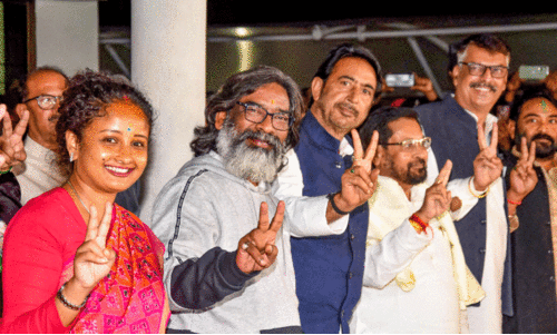 Chief Minister Hemant Soren and wife Kalpana Soren