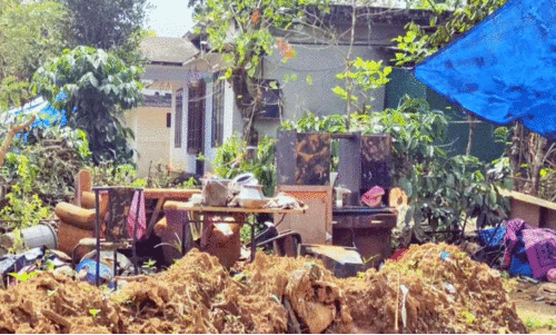 ചൂരൽമലയിൽ ആളൊഴിഞ്ഞ വീടുകളിൽ മോഷണം പതിവ് ചൂരൽമലയിൽ ആളൊഴിഞ്ഞ വീടുകളിൽ മോഷണം പതിവ്