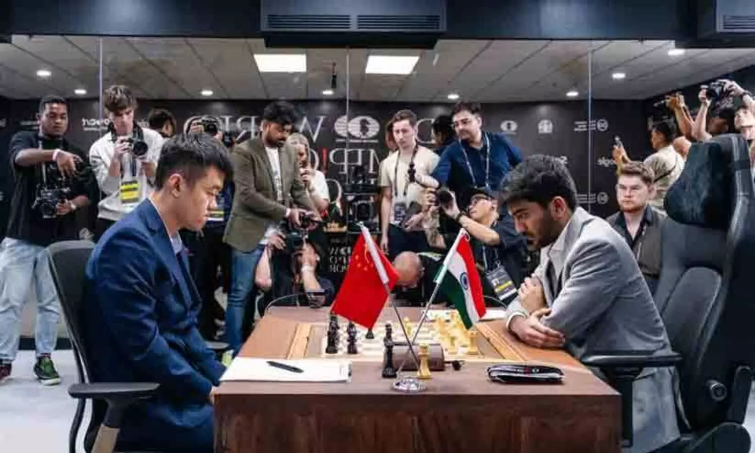 ലോക ചെസ് ചാമ്പ്യൻഷിപ്പിൽ ഗുകേഷിന് തോൽവിയോടെ തുടക്കം