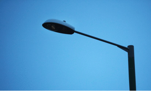 തെരുവ് വിളക്കുകൾ മിഴിയടച്ചു; ഇരുട്ടിലായി മലപ്പുറം നഗരം തെരുവ് വിളക്കുകൾ മിഴിയടച്ചു; ഇരുട്ടിലായി മലപ്പുറം നഗരം