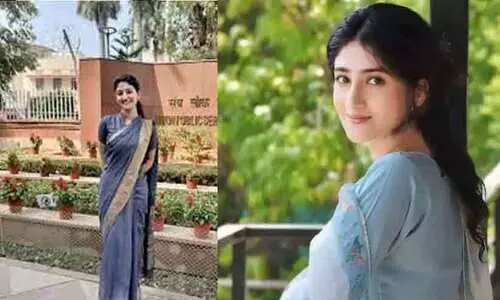 മൂന്നുവർഷം മൊബൈൽ ഫോൺ തൊട്ടില്ല; കഠിന പരിശ്രമത്തിനൊടുവിൽ നേഹ നേടിയെടുത്തു ഐ.എ.എസ്