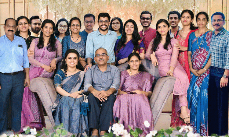 ഒരു ആശുപത്രി തന്നെ തുടങ്ങാവുന്ന ഡോക്ടർമാരുള്ള തറവാടിനെക്കുറിച്ചറിയാം