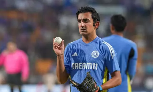 ഗംഭീറിന് സമ്മർദമേറുന്നു; പരിശീലകസ്ഥാനത്തേക്ക് ലക്ഷ്മൺ വരുമെന്ന് മുൻ ഇന്ത്യൻ ബാറ്റർ ഗംഭീറിന് സമ്മർദമേറുന്നു; പരിശീലകസ്ഥാനത്തേക്ക് ലക്ഷ്മൺ വരുമെന്ന് മുൻ ഇന്ത്യൻ ബാറ്റർ