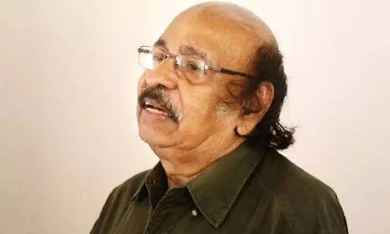 പദവികൾ ഒഴിയുന്നതായി സച്ചിദാനന്ദൻ; പിന്നാലെ ഫേസ്ബുക്ക് പോസ്റ്റ് നീക്കി