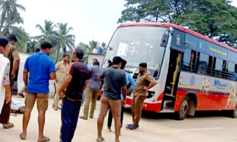 ബ​സി​ടി​ച്ച് കാ​ൽ​ന​ട​ക്കാ​ര​ൻ മ​രി​ച്ചു