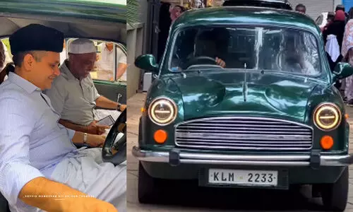 എന്നോളം പ്രായമുള്ള വാപ്പയുടെ ആദ്യ വാഹനം തിരികെ കിട്ടിയപ്പോൾ; കഥകളേറെ പറായനുണ്ട് ഈ പച്ച അംബാസഡർ കാറിന്, സന്തോഷം പങ്കുവെച്ച് മുനവ്വറലി തങ്ങൾ