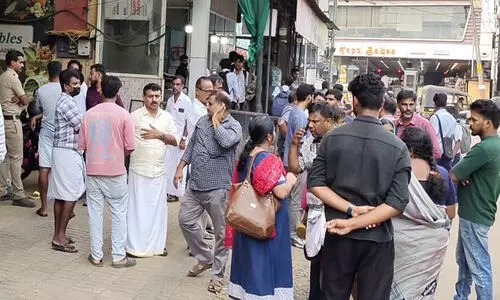 കാരാട്ട് കുറീസ് നിക്ഷേപതട്ടിപ്പ്: പൊലീസ് സ്റ്റേഷൻ മാർച്ചിൽ പ്രതിഷേധമിരമ്പി