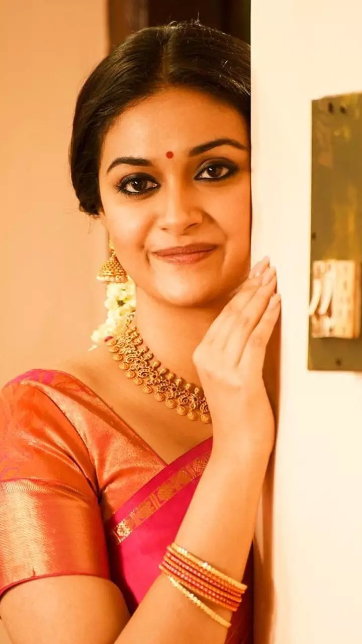 ആന്റണി തട്ടിലിനൊപ്പമുള്ള ചിത്രം പങ്കുവെച്ച് കീർത്തി സുരേഷ്