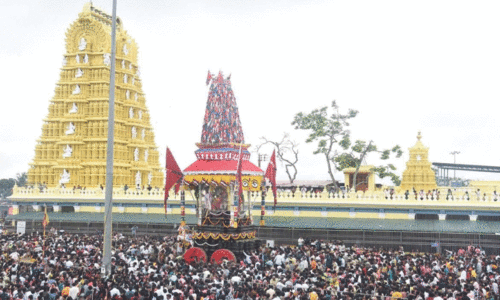 ചാ​മു​ണ്ഡേ​ശ്വ​രി ദേ​വി​ക്ക് 100 കോ​ടി ചെ​ല​വി​ൽ സ്വ​ർ​ണ​ര​ഥം നി​ർ​മി​ക്കും