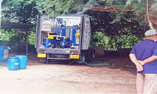 എരുമേലിയിലെ ശൗചാലയ മാലിന്യം സംസ്കരണം ഏറ്റെടുത്ത് പഞ്ചായത്ത് എരുമേലിയിലെ ശൗചാലയ മാലിന്യം സംസ്കരണം ഏറ്റെടുത്ത് പഞ്ചായത്ത്