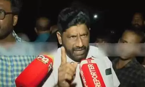 ‘പെണ്ണുപിടിയനാ പുതിയ സി.പി.എം ലോക്കൽ സെക്രട്ടറി,  അയാൾ പീഡിപ്പിക്കുന്ന വിഡിയോ ഉണ്ട്, വേണമെങ്കിൽ ചാനലിന് തരാം’ -പാർട്ടി സമ്മേളനത്തിനിടെ പൊട്ടിത്തെറിച്ച് പ്രതിനിധികൾ