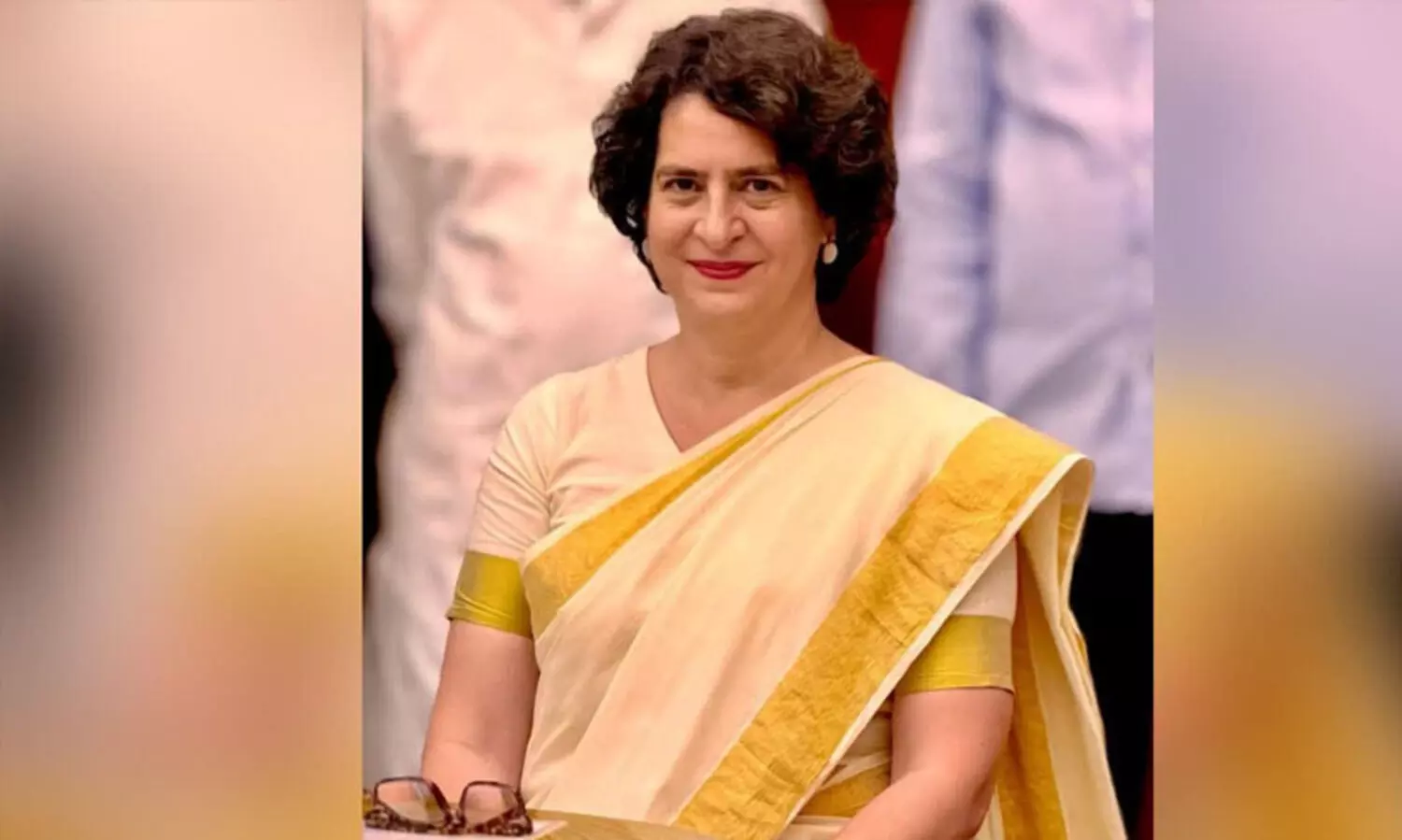 പ്രിയങ്കയുടെ കസവു സാരിയിൽ ഉണർന്ന് കൈത്തറി മേഖല