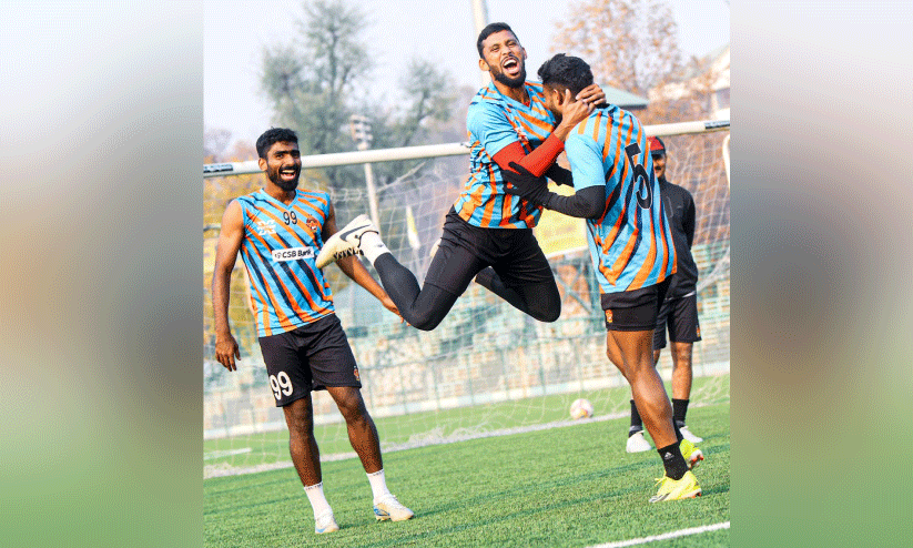 FC Goa players celebrate goal FC Goa players celebrate goal