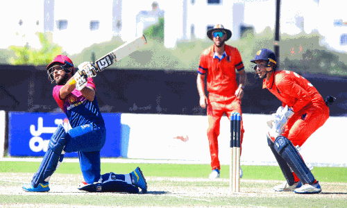 യു.​എ.​ഇ​യു​ടെ ബാ​റ്റി​ങ്