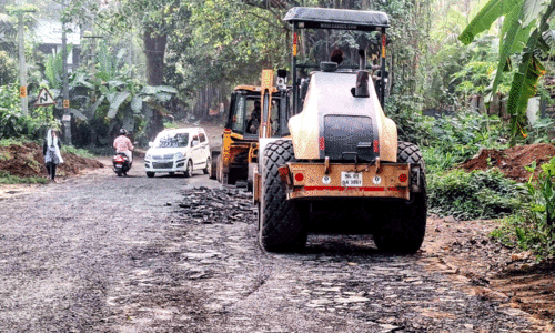 പൊടിയിൽ കുളിച്ച് റോഡ് നവീകരണം; ജനജീവിതം ദുസ്സഹം