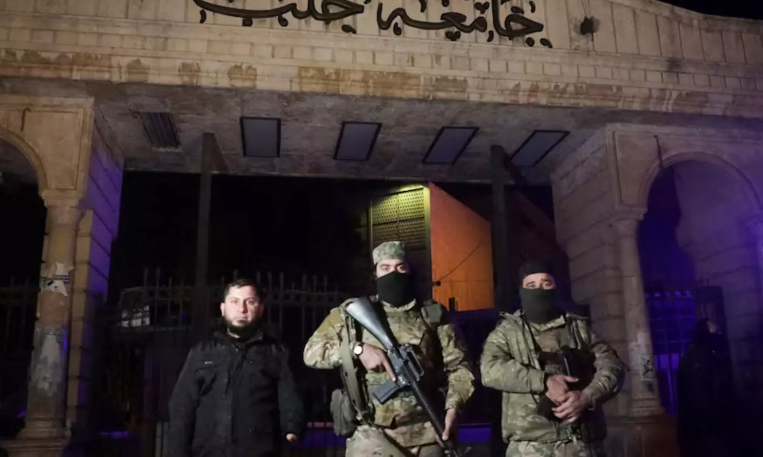 സി​റി​യ​യി​ൽ വീ​ണ്ടും സം​ഘ​ർ​ഷം; അ​ല​പ്പോ പി​ടി​ച്ച് വി​മ​ത​ർ