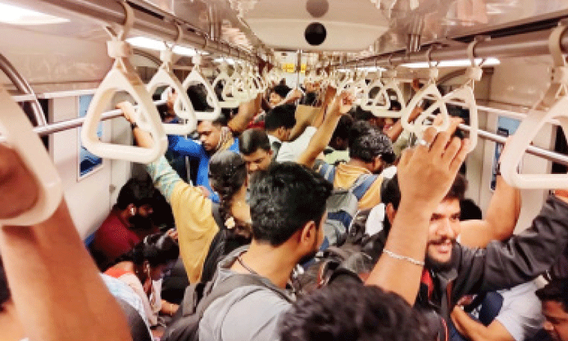 നമ്മ മെട്രോയിൽ 21 െട്രയിൻ സർവിസുകൾ കൂടി നമ്മ മെട്രോയിൽ 21 െട്രയിൻ സർവിസുകൾ കൂടി