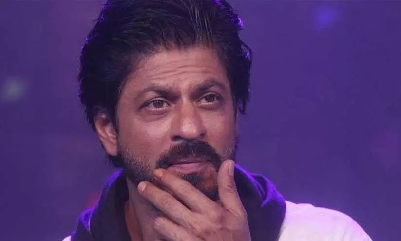 When Shah Rukh Khan Slammed Bollywood Entourages: 7 People Walking Behind An Actor; Have No Respect... When Shah Rukh Khan Slammed Bollywood Entourages: 7 People Walking Behind An Actor; Have No Respect...