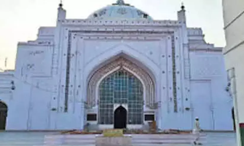 യു.പിയിൽ മറ്റൊരു മസ്ജിദ് ലക്ഷ്യമിട്ട്സംഘ്പരിവാർ; അംഗീകരിക്കാനാകില്ലെന്ന് യു.പിയിൽ മറ്റൊരു മസ്ജിദ് ലക്ഷ്യമിട്ട്സംഘ്പരിവാർ; അംഗീകരിക്കാനാകില്ലെന്ന്