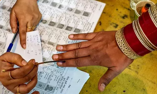 മഹാരാഷ്ട്രയിൽ അവസാന മണിക്കൂറിൽ രേഖപ്പെടുത്തിയത് 76 ലക്ഷം വോട്ടുകൾ -ഗുരുതര ക്രമക്കേട് ചൂണ്ടിക്കാട്ടി കമീഷന് കത്തയച്ച് കോൺഗ്രസ് മഹാരാഷ്ട്രയിൽ അവസാന മണിക്കൂറിൽ രേഖപ്പെടുത്തിയത് 76 ലക്ഷം വോട്ടുകൾ -ഗുരുതര ക്രമക്കേട് ചൂണ്ടിക്കാട്ടി കമീഷന് കത്തയച്ച് കോൺഗ്രസ്