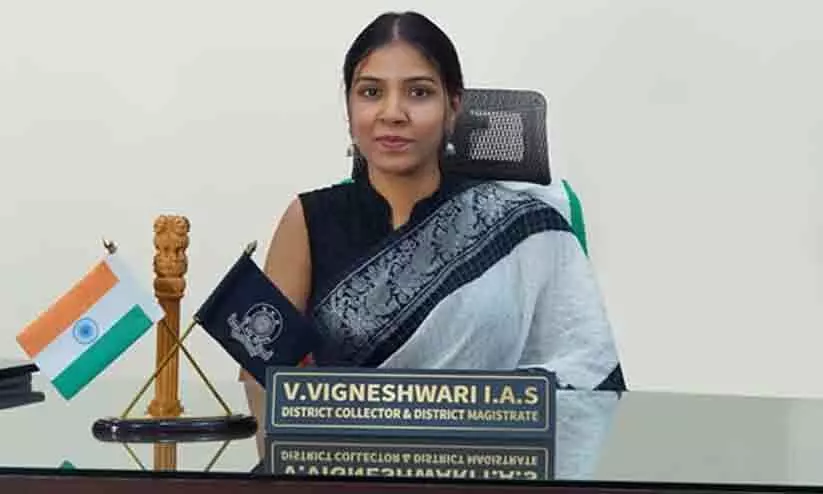 പാതിരാത്രി ഇടുക്കി കലക്ടറുടെ കുറിപ്പ്: ‘എല്ലാവരും ഉറക്കമായോ... നാളെ കുട്ടികളെ സ്കൂളിലേക്ക് വിടേണ്ട കേട്ടോ’ പാതിരാത്രി ഇടുക്കി കലക്ടറുടെ കുറിപ്പ്: ‘എല്ലാവരും ഉറക്കമായോ... നാളെ കുട്ടികളെ സ്കൂളിലേക്ക് വിടേണ്ട കേട്ടോ’