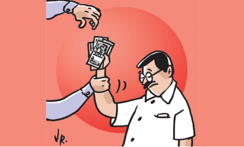 വെ​റു​തെ വി​ടി​ല്ല...ക്ഷേ​മ പെ​ൻ​ഷ​ൻ ത​ട്ടി​പ്പ്​: ജീ​വ​ന​ക്കാ​ർ​ക്കെ​തി​രെ അ​ച്ച​ട​ക്ക ന​ട​പ​ടി