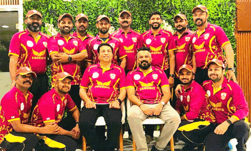 ഫി​നി​ക്സ് ക്രി​ക്ക​റ്റ് ക്ല​ബ് അം​ഗ​ങ്ങ​ൾ