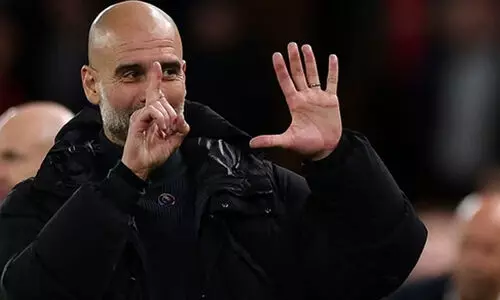 നിങ്ങളെ രാവിലെ പുറത്താക്കുമെന്ന് ലിവർപൂൾ ആരാധകർ; മറുപടിയായി ആറ് വിരൽ ഉയർത്തിക്കാട്ടി പെപ് ഗ്വാർഡിയോള