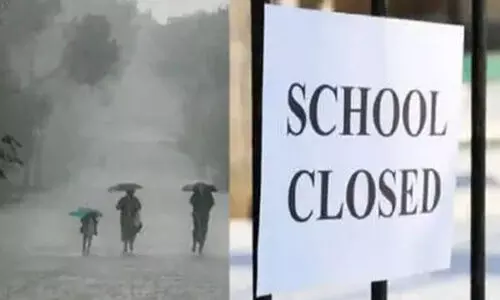 കനത്ത മഴ: നാലു ജില്ലകളിലെ വിദ്യാഭ്യാസ സ്ഥാപനങ്ങള്‍ക്ക് ഇന്ന് അവധി