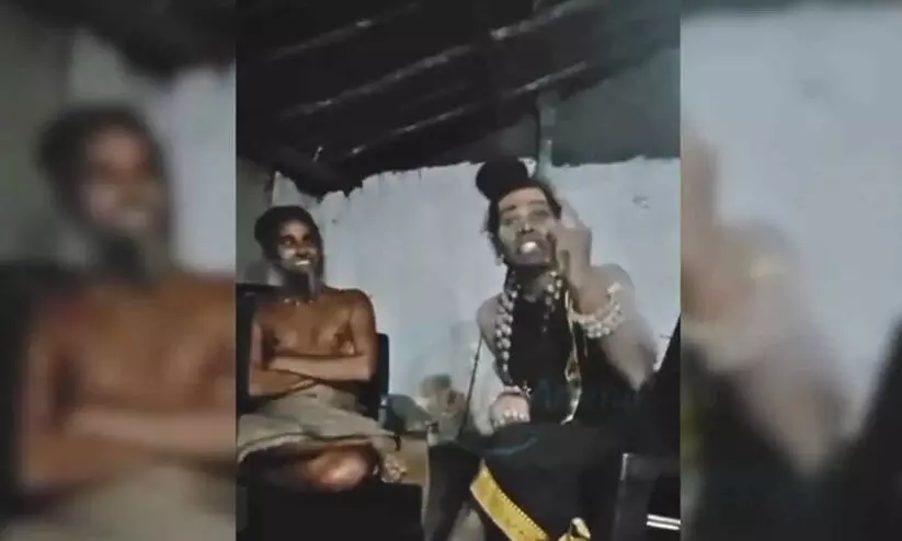 ‘ഇത് ഹിന്ദുക്കളുടെ രാജ്യം, ഇവിടെ ഹിന്ദുക്കൾ മാത്രം മതി’; വിദ്വേഷ പരാമർശവുമായി വിവാദ അഘോരി സന്യാസിനി ‘ഇത് ഹിന്ദുക്കളുടെ രാജ്യം, ഇവിടെ ഹിന്ദുക്കൾ മാത്രം മതി’; വിദ്വേഷ പരാമർശവുമായി വിവാദ അഘോരി സന്യാസിനി