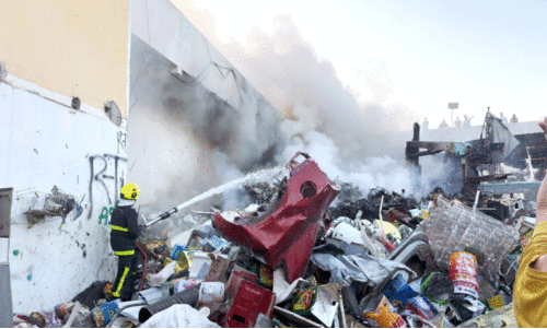 മ​ബേ​ല ഗോ​ഡൗ​ണി​ൽ വ​ൻ അ​ഗ്നി​ബാ​ധ​