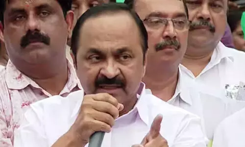 ചേവായൂർ ആവർത്തിച്ചാൽ കേരളത്തിലെ സഹകരണ ബാങ്കുകൾ മാലപ്പടക്കം പോലെ തകരും-വി.ഡി സതീശൻ ചേവായൂർ ആവർത്തിച്ചാൽ കേരളത്തിലെ സഹകരണ ബാങ്കുകൾ മാലപ്പടക്കം പോലെ തകരും-വി.ഡി സതീശൻ