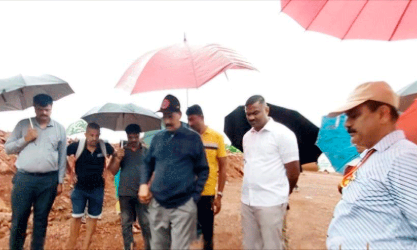 അ​ന​ധി​കൃ​ത ചെ​ങ്ക​ൽ ക്വാ​റി​ക​ളി​ൽ ലോ​കാ​യു​ക്ത റെ​യ്ഡ്